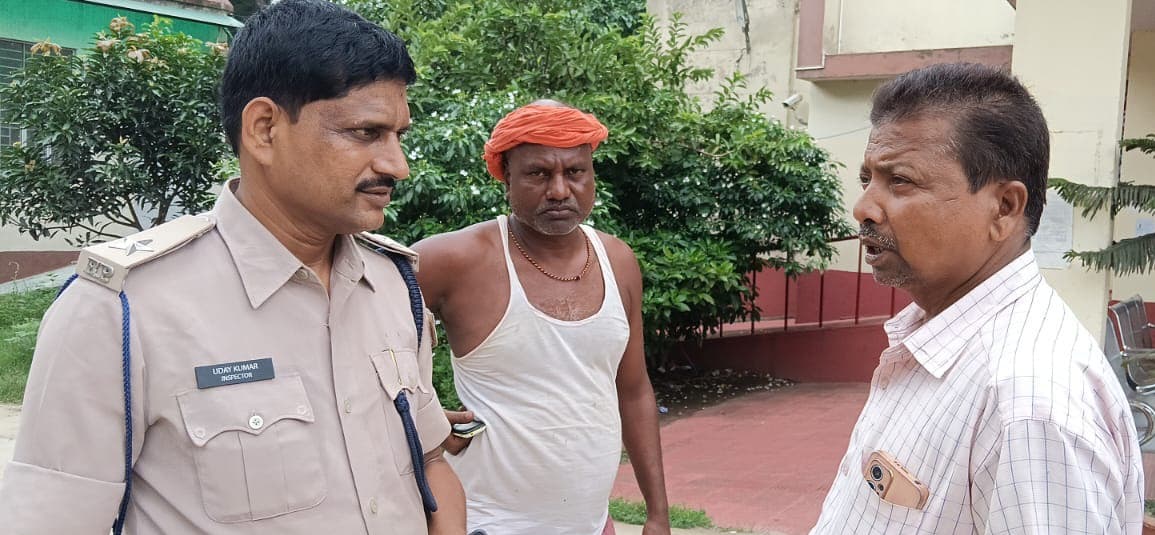 10 लाख रुपये लूट मामले में पुलिस खंगाल रही सीसीटीवी फुटेज