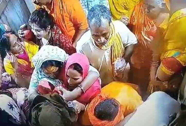 बासुकिनाथ में महिला श्रद्धालु के गले से सोने की चेन दांत से काटकर उड़ायी