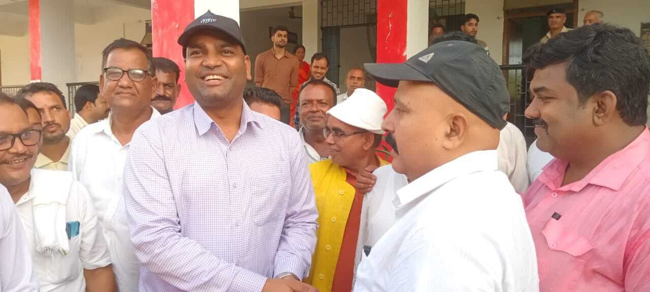 नये एसडीएम पंकज ने संभाला कार्यभार