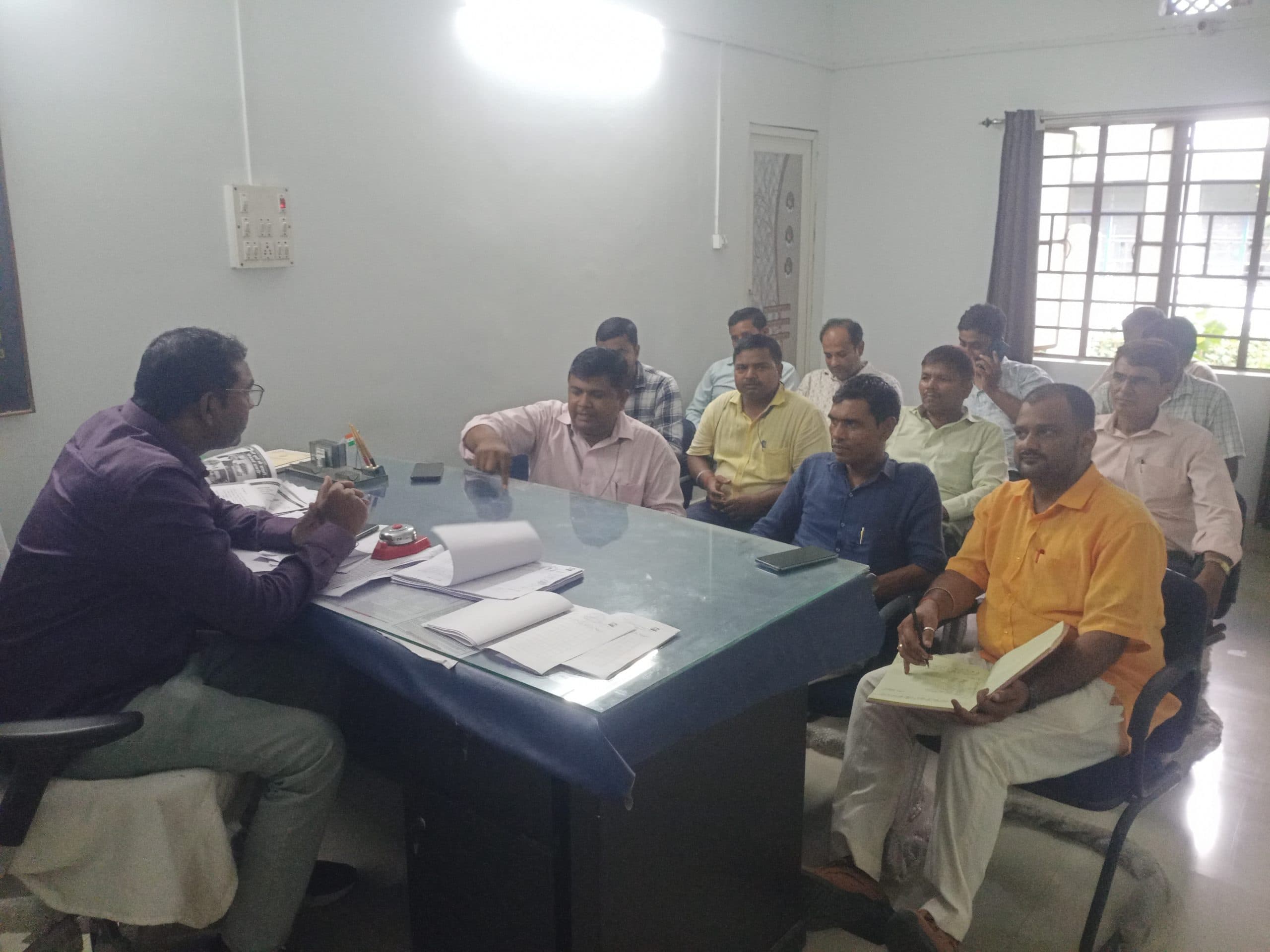 खेल मैदान का नर्माण शीघ्र करें पूरा, अन्यथा होगी कार्रवाई