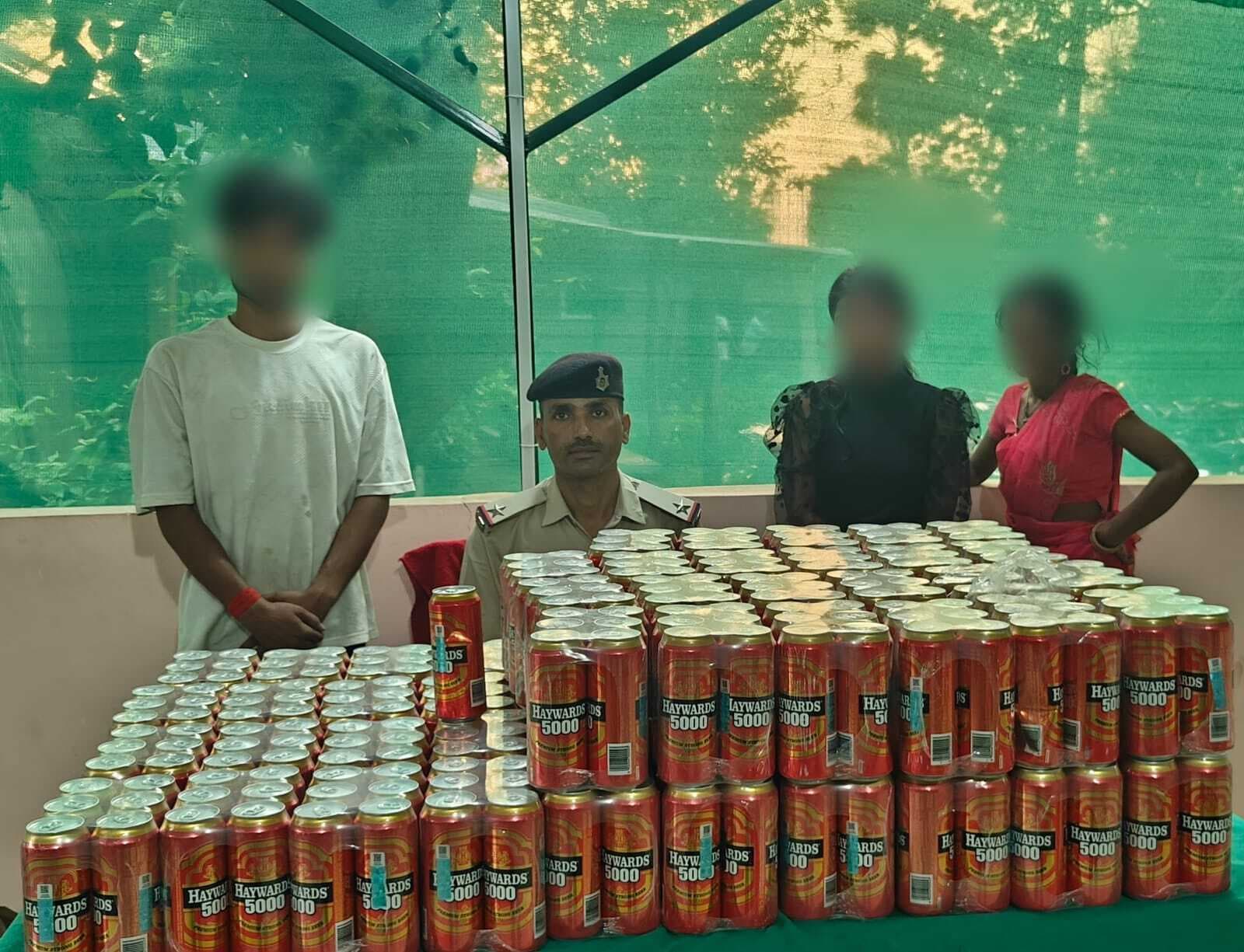 वाहन के साथ केन बियर की बड़ी खेप जब्त, दो महिलाओं समेत तीन अरेस्ट