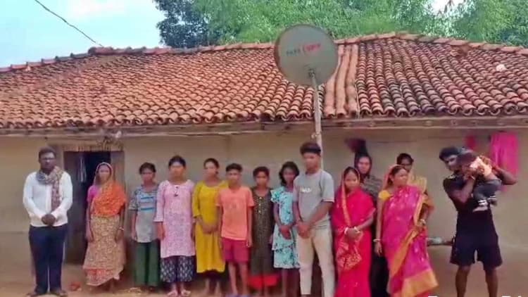 चितरा : आश्वासन के बाद रोहन कोल के आश्रितों ने तोड़ा अनशन