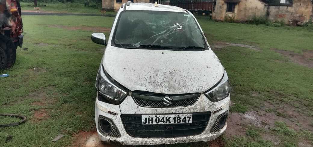 शादी से लौटते समय कार पलटने से दो भाई घायल, मदद को आ रहे दो चाचा भी जख्मी