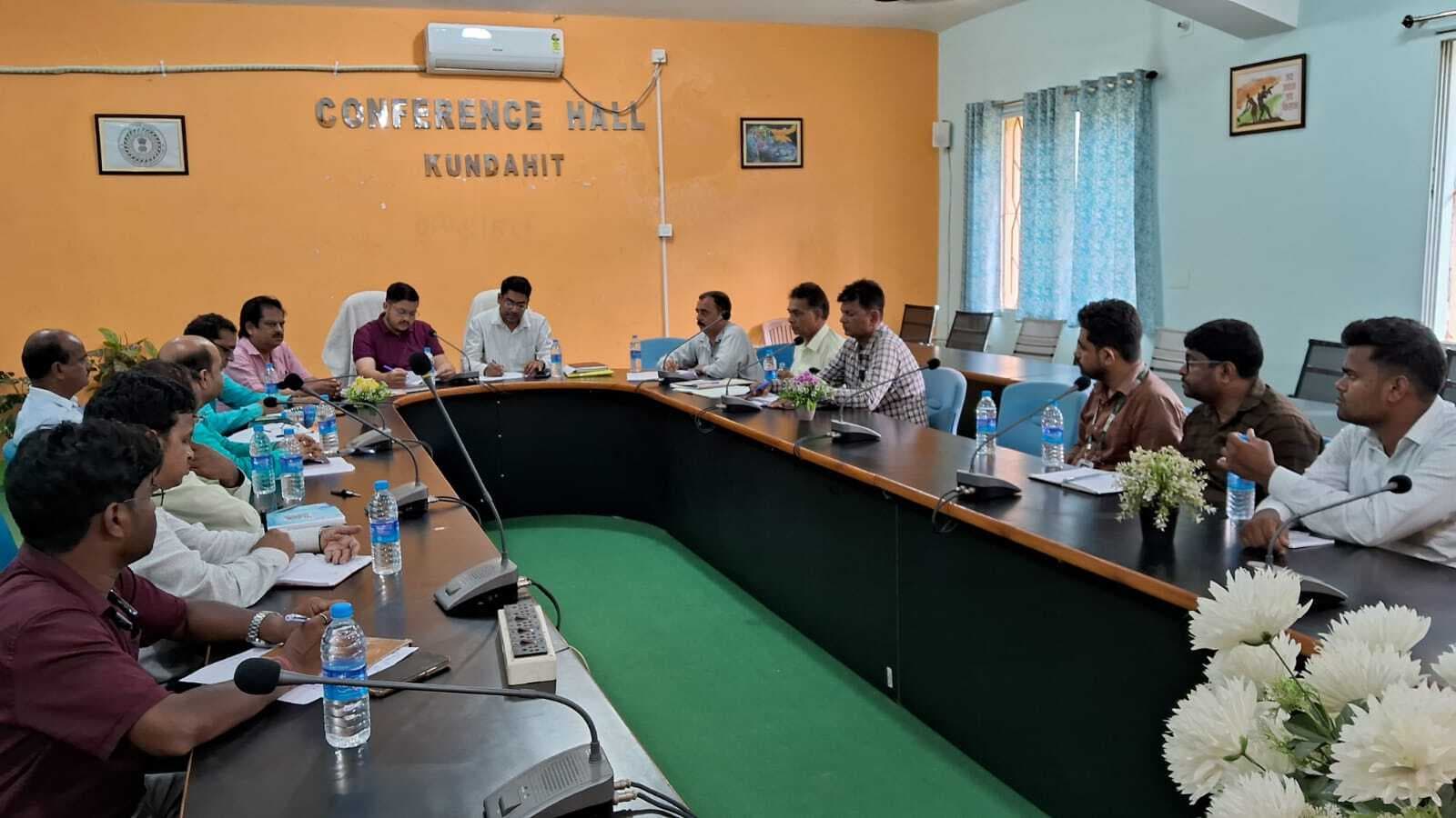 मृत पेंशनधारियों के खातों में पड़ी राशि की करें रिकवरी : बीडीओ