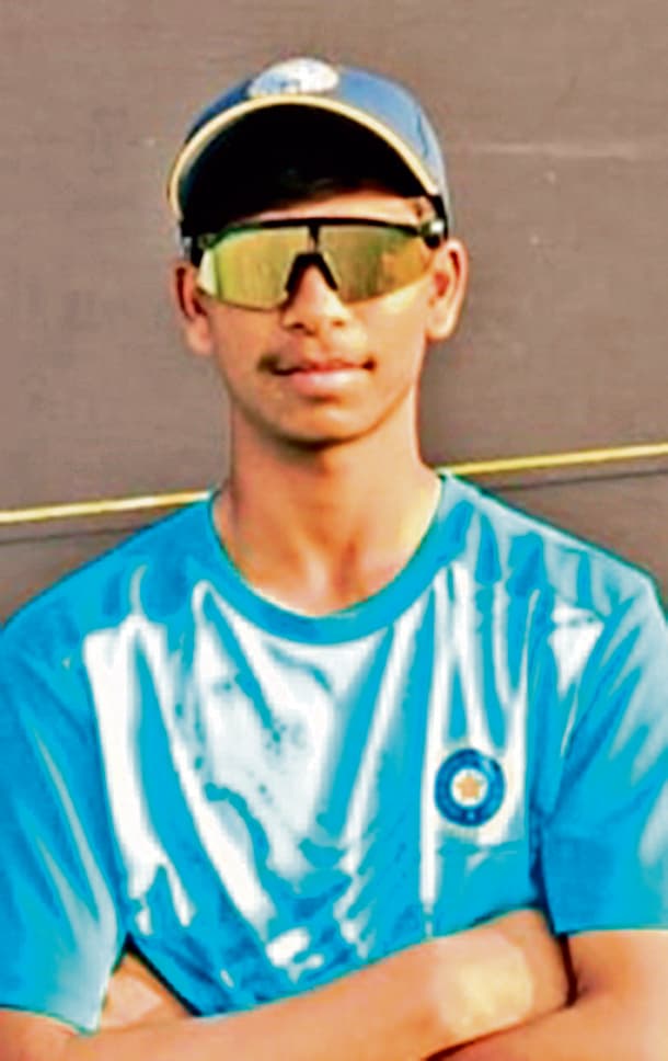 Chaibasa News : रांची वॉरियर्स की धमाकेदार जीत, तौहीद अयान बने मैन ऑफ द मैच