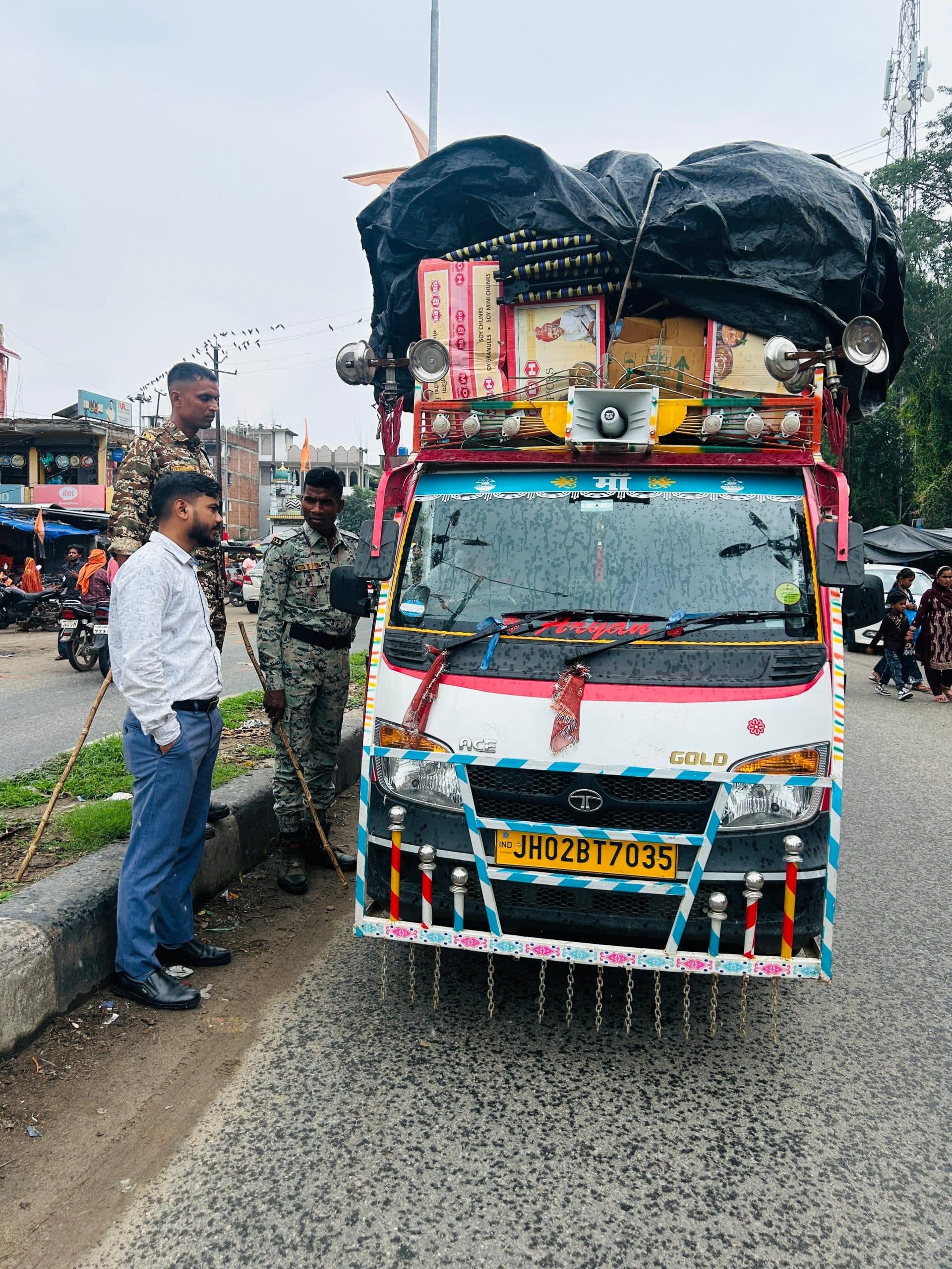 Giridih News :सड़क सुरक्षा को लेकर चला वाहन जांच अभियान