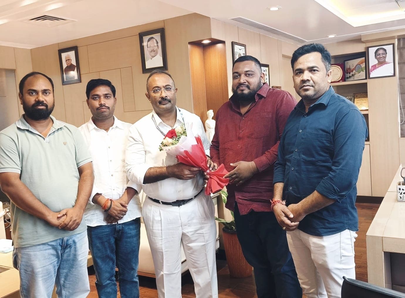 Bokaro News : डीवीसी चेयरमैन के पास रखी विस्थापितों की समस्याएं