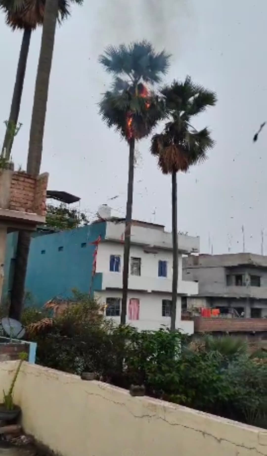 ठनका गिरने से एक की मौत, दो जख्मी