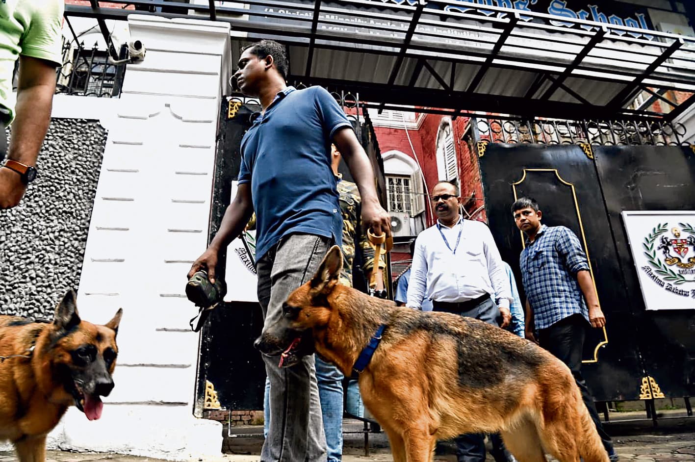 कोलकाता के दो नामी स्कूलों को बम से उड़ाने की धमकी, हड़कंप