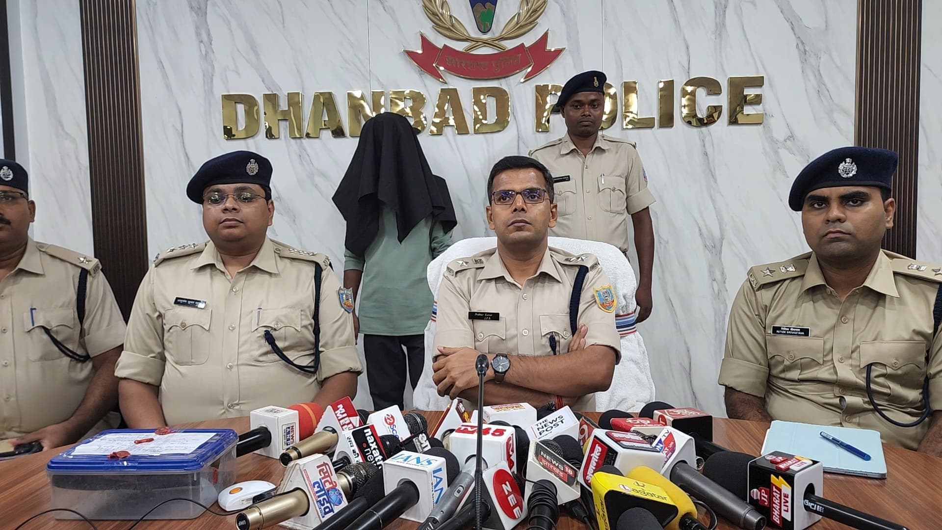 Dhanbad News: आपराधिक घटना को अंजाम देने के पहले पिस्टल के साथ एक गिरफ्तार