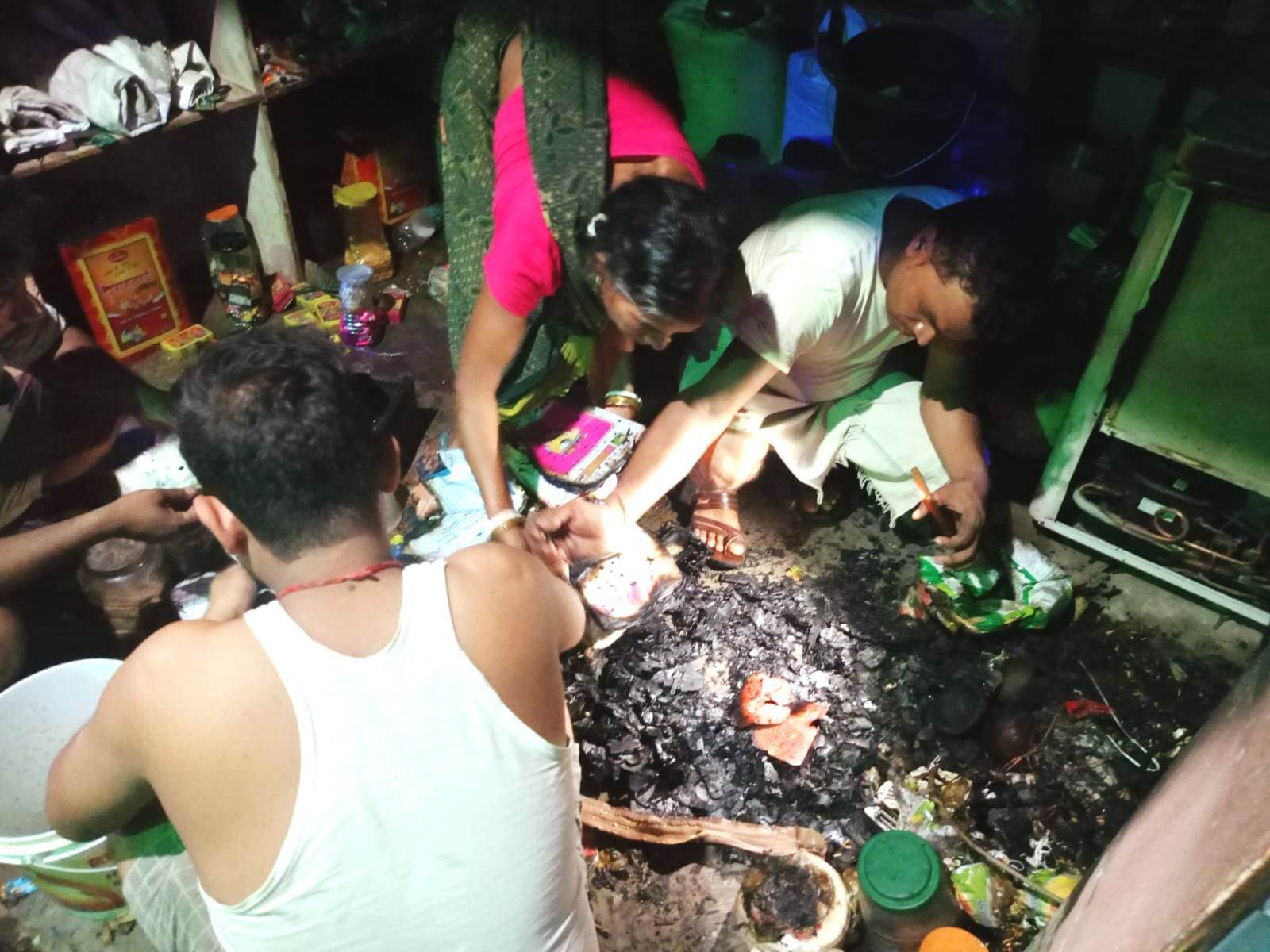 किराना दुकान में शार्ट सर्किट से लगी आग, लाखों का नुकसान