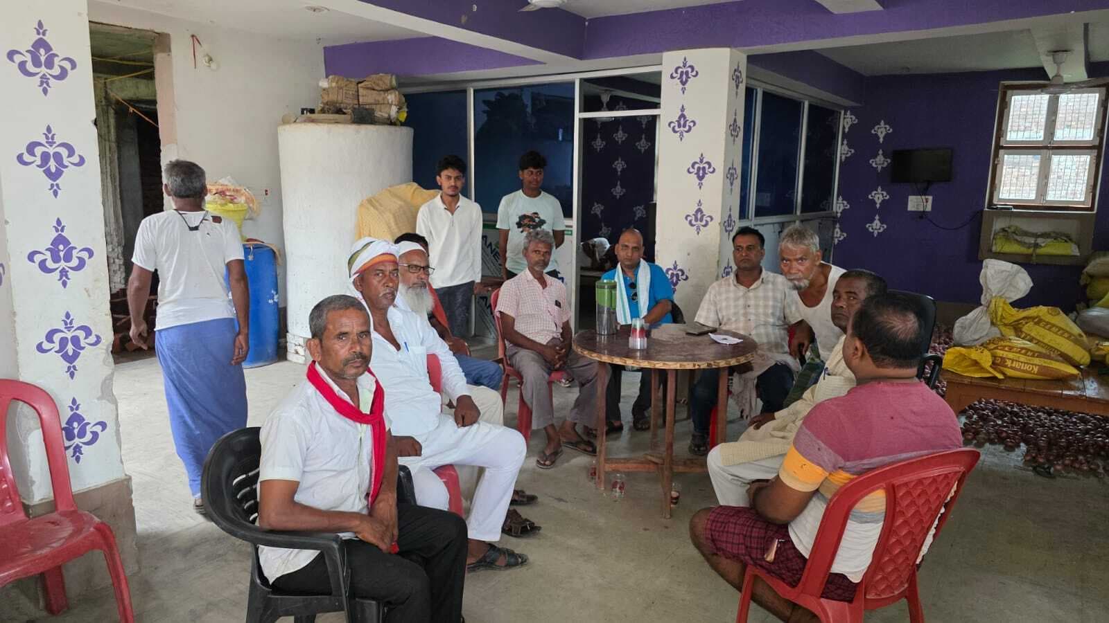 मुखिया के आवास पर अपराधियों ने की फायरिंग, बाल-बाल बचे परिजन