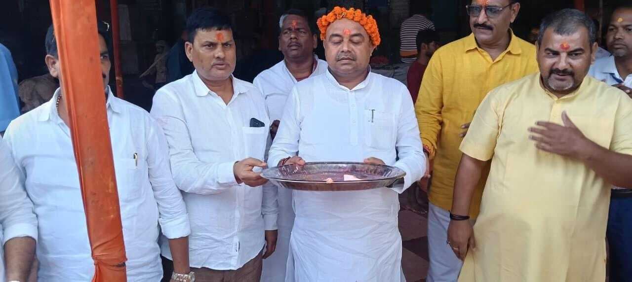 बिहार के श्रम व खेल मंत्री ने की फौजदारीनाथ की पूजा-अर्चना