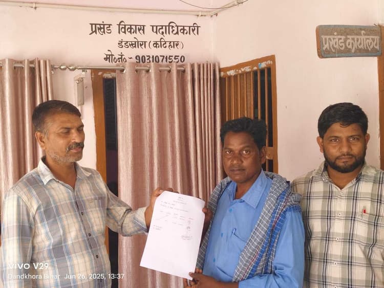 डंडखोरा में सरपंच पद के दो उम्मीदवार आमने-सामने