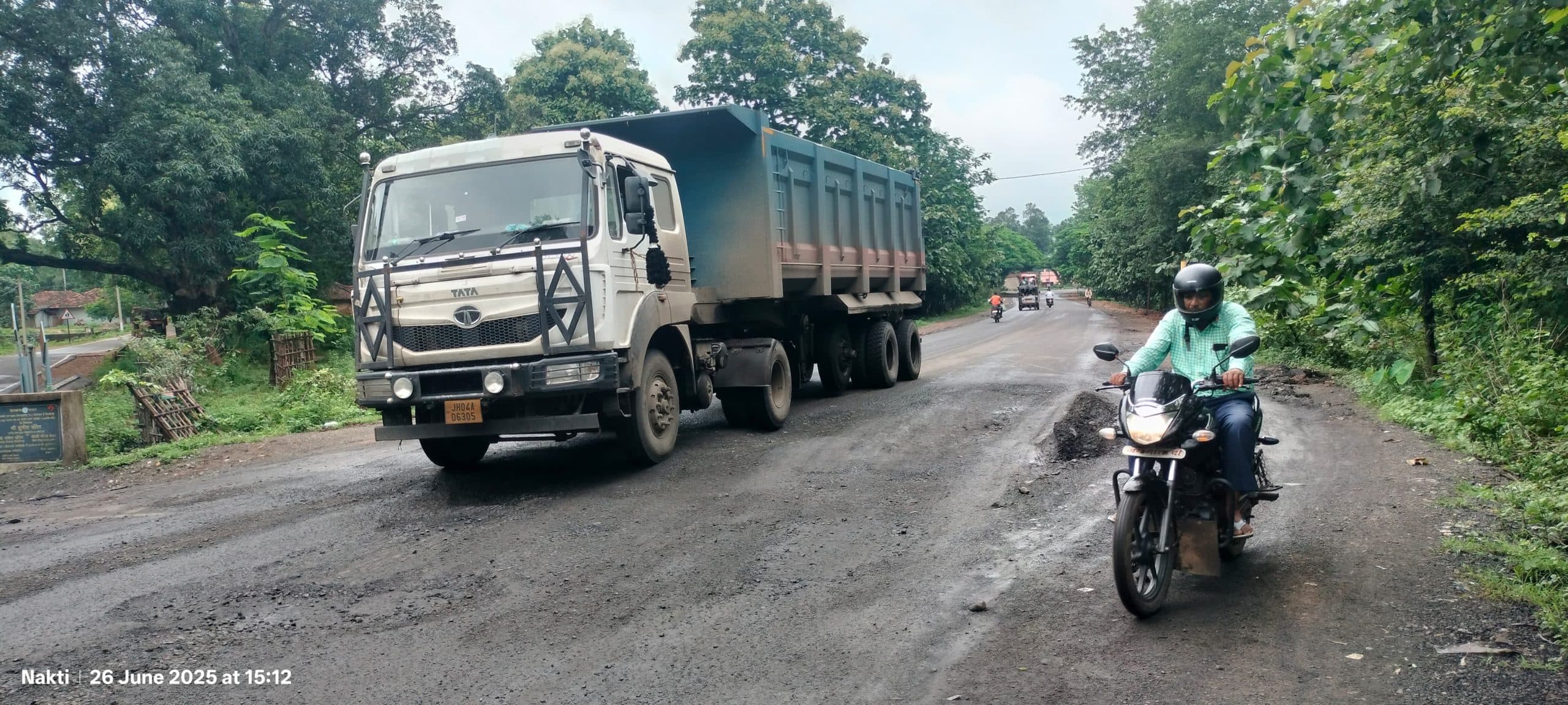 साहिबगंज-गोविंदपुर रोड बना जाम और समय की बर्बादी का हाईवे