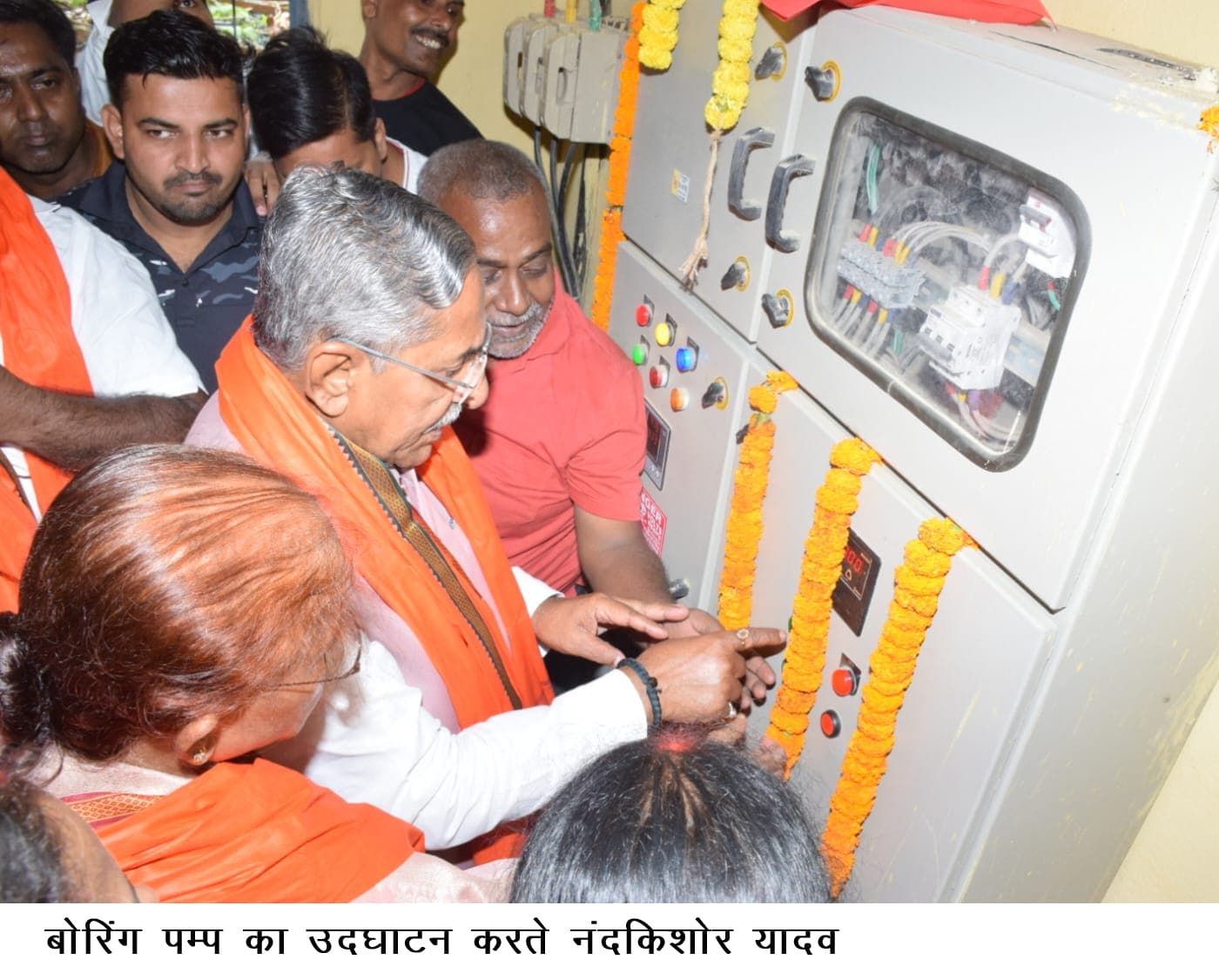 बोरिंग पंप ठप होने से दस हजार आबादी को पानी का संकट