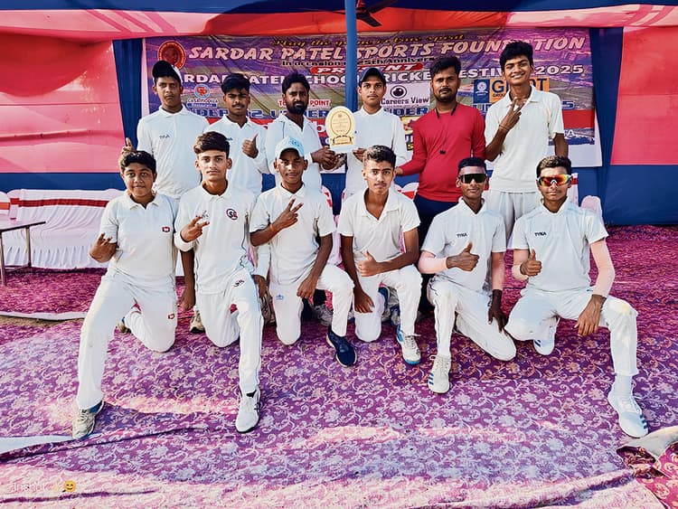 लक्ष्य क्रिकेट एकेडमी टर्निंग प्वायंट कप के सेमीफाइनल में