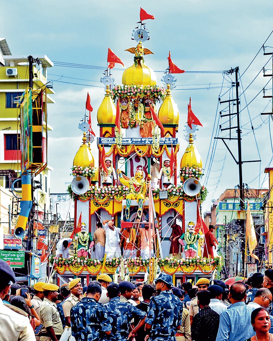 ऐतिहासिक है लोहे से निर्मित चंदननगर का रथ