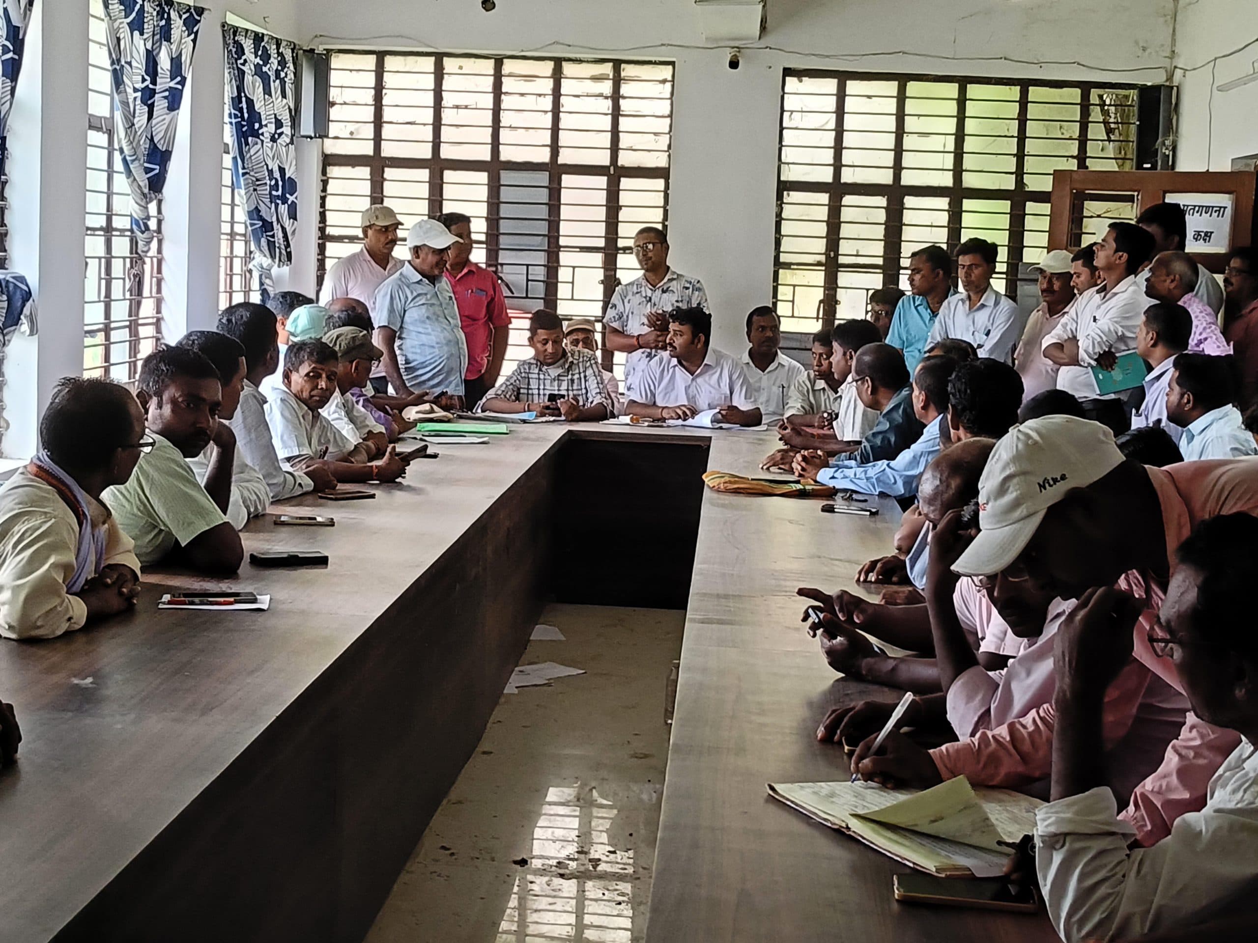 Madhubani : बीएलओ घर-घर जाकर देंगे एम्यूरेशन फॉर्म, मोबाइल एप से होगा अपलोड