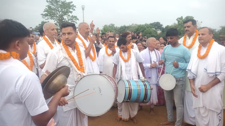 भगवान जगन्नाथ की रथयात्रा धूमधाम से निकली