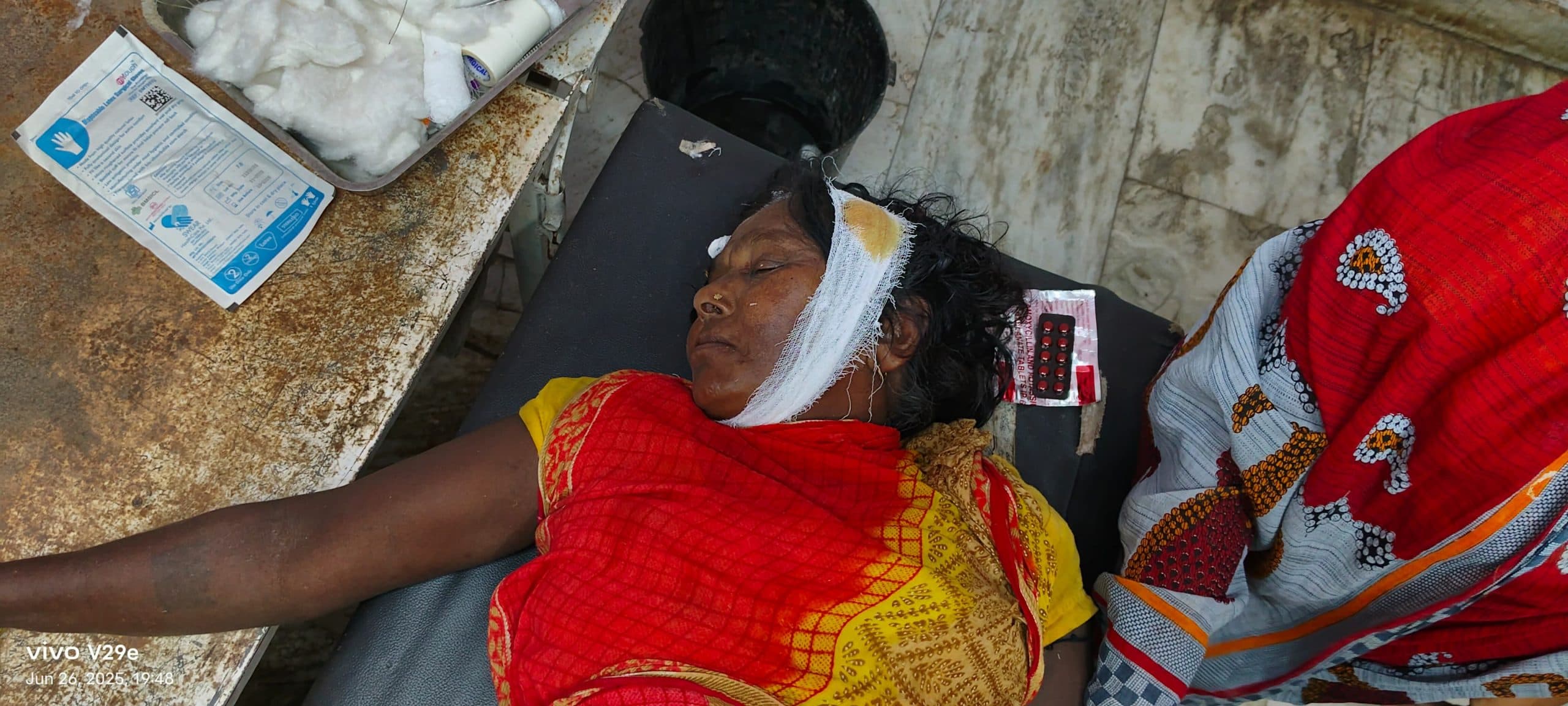 मवेशी का चारा काटने के दौरान दो पक्षों में मारपीट, दो महिला गंभीर