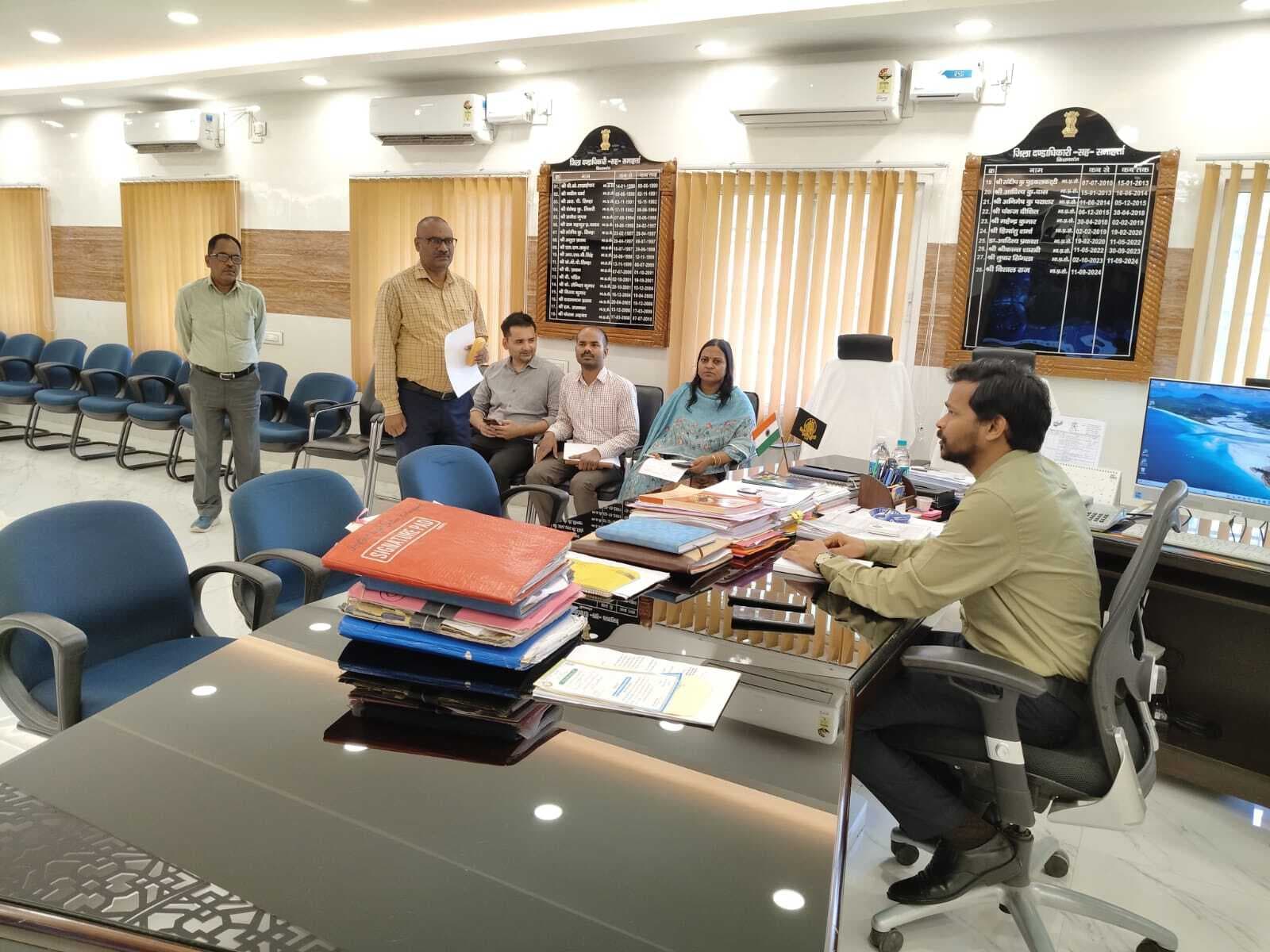 पंचायत उपचुनाव की सभी जरूरी तैयारी समय से पूर्व करें पूरा : डीएम