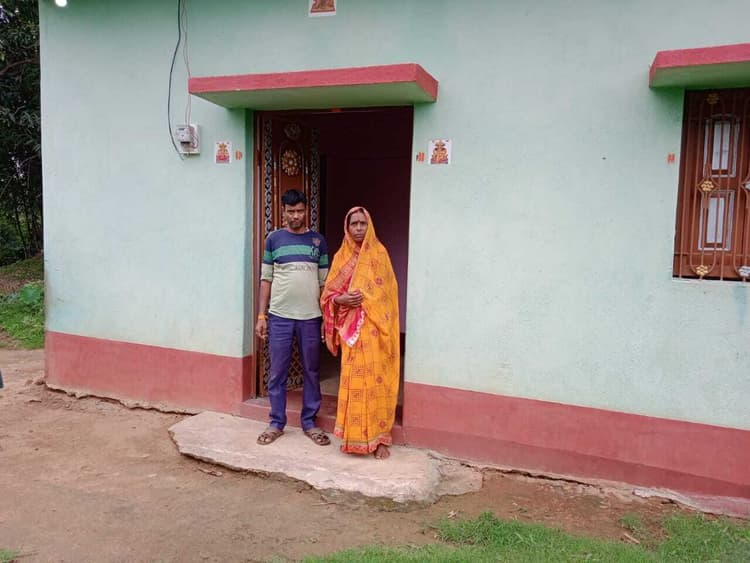 दो घरों में सेंधमारी कर जेवर, नकदी समेत हजारों के सामान की चोरी
