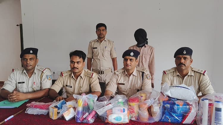 Bokaro News : राशन दुकान से चोरी गये सामान बरामद, एक गिरफ्तार