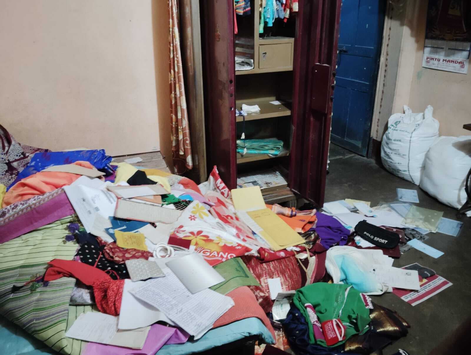 Dhanbad News: एक ही रात कुलुूडीह के तीन घरों से लाखों की चोरी