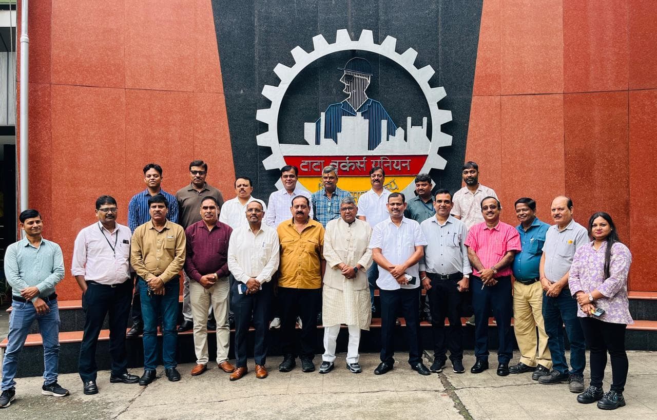 Jamshedpur News : टाटा स्टील यूटिलिटी एंड सर्विसेज यूनियन के अध्यक्ष रघुनाथ पांडेय व टीम का स्वागत