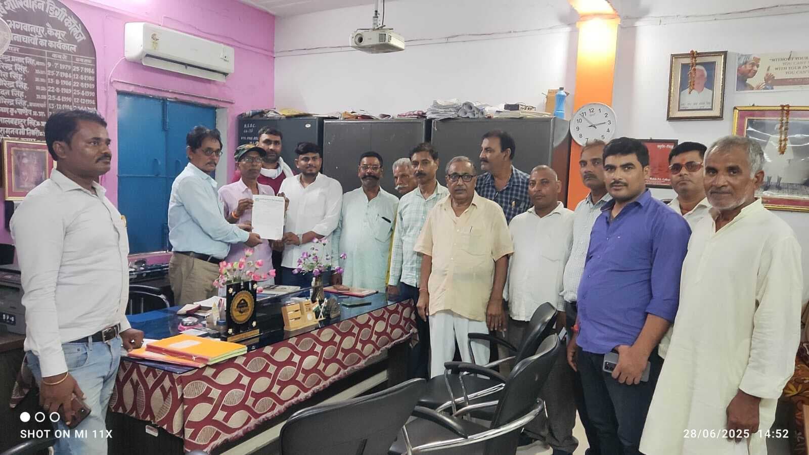 शासी निकाय के शिक्षक प्रतिनिधि बने डॉ श्याम किशोर सिंह