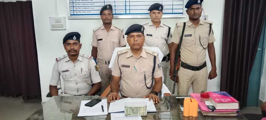 डिक्की तोड़कर उड़ाये रुपये बरामद, चोर फरार