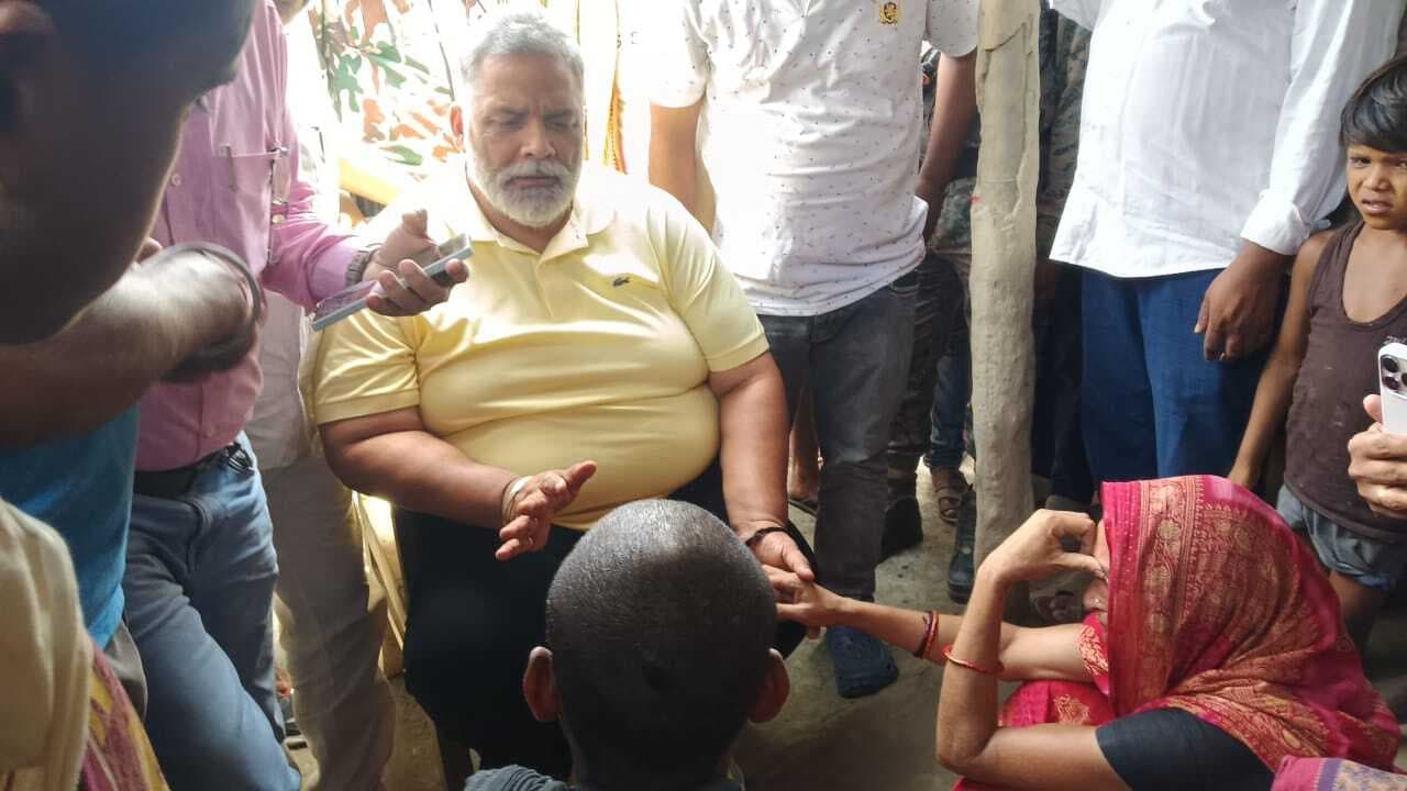 स्कूल हॉस्टल में छात्र की मौत मामले में परिजनों से मिले सांसद