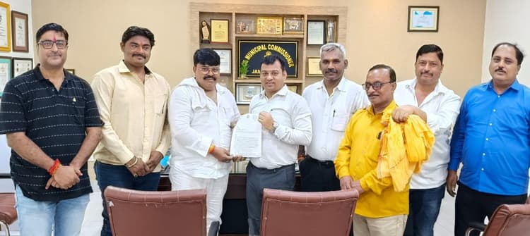 Jamshedpur news. जेएनएसी क्षेत्र में साफ-सफाई के लिए 20 मजदूर बढ़ेंगे और उपलब्ध कराई जायेगी 50 गाड़ियां