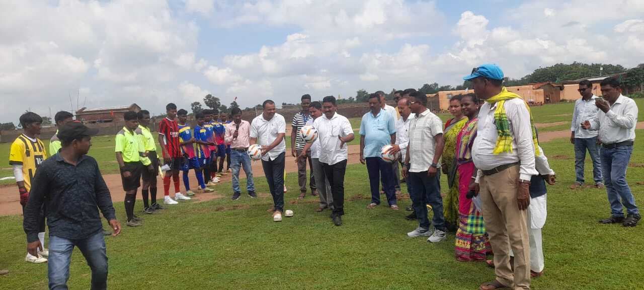 हूल दिवस पर लकड़जोरिया मैदान में फुटबाॅल का महामुकाबला