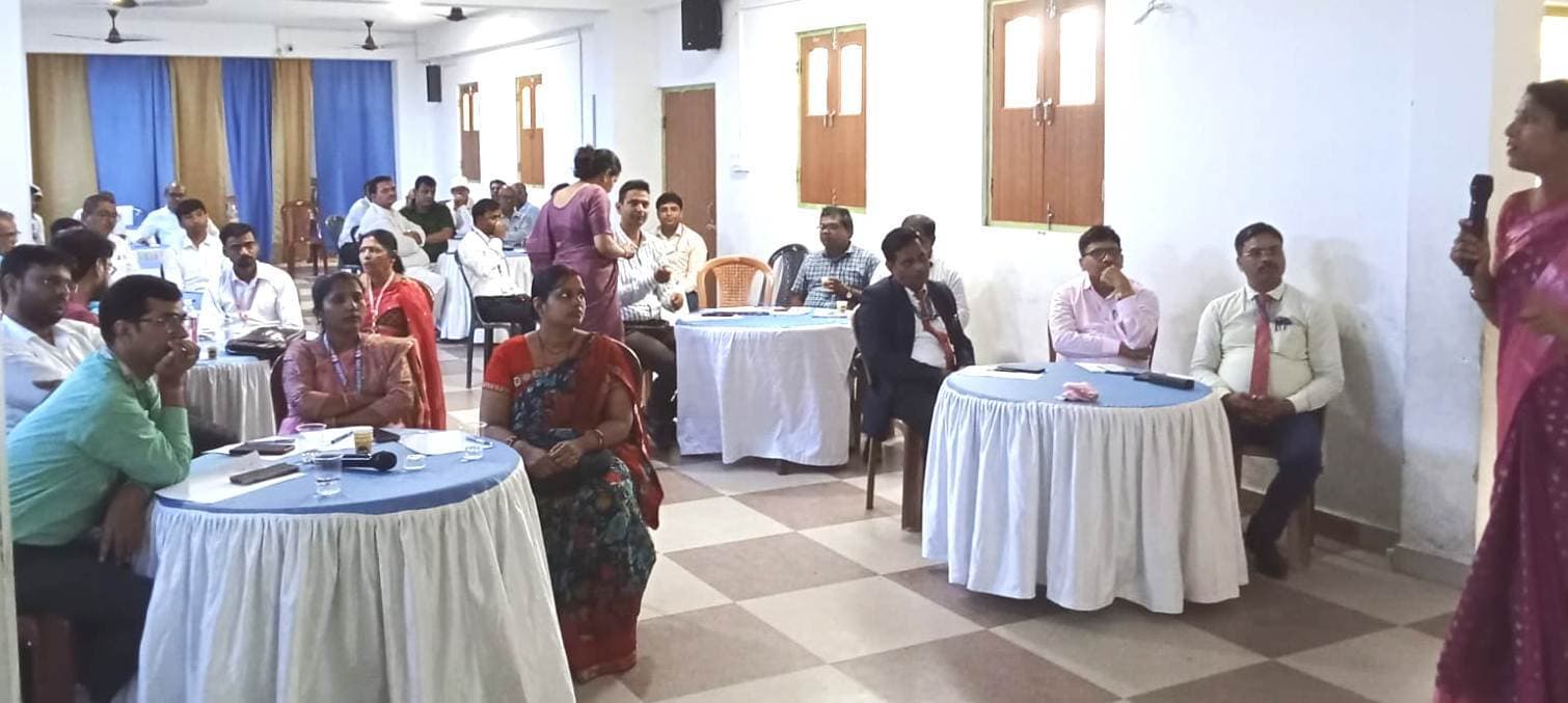 प्रकृति के साथ सकारात्मक संबंध विकसित करने में शिक्षकों की महत्वपूर्ण भूमिका : डॉ शंभू