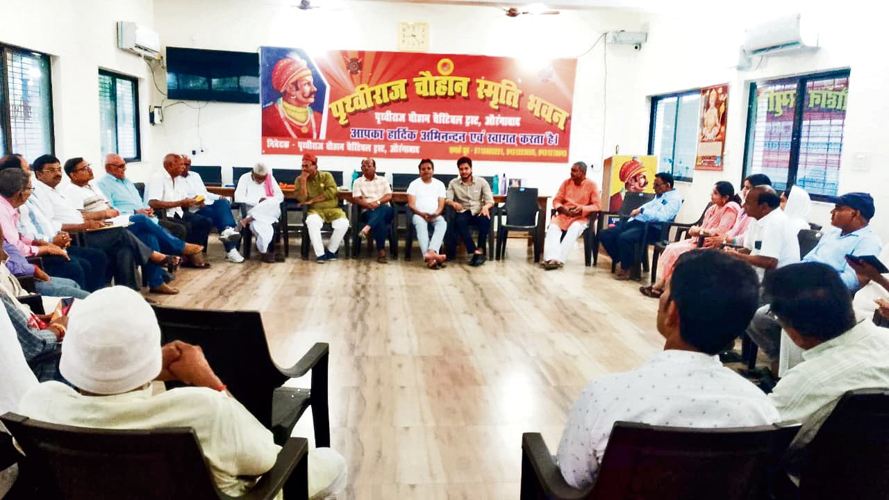 Aurangabad News : निम्न मध्यवर्गीय परिवार की सामाजिक हकीकत की कहानी है दोपहर का भोजन : कुमार वीरेंद्र