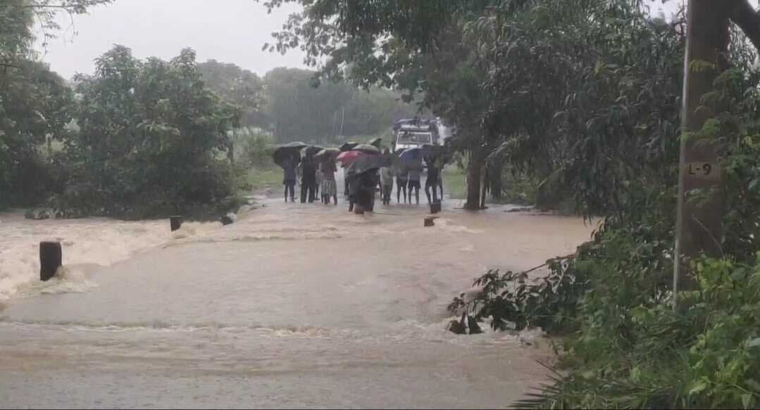 East Singhbhum News : बारिश से धालभूमगढ़ में बर्बादी, कई घर व पुल-पुलिया ध्वस्त