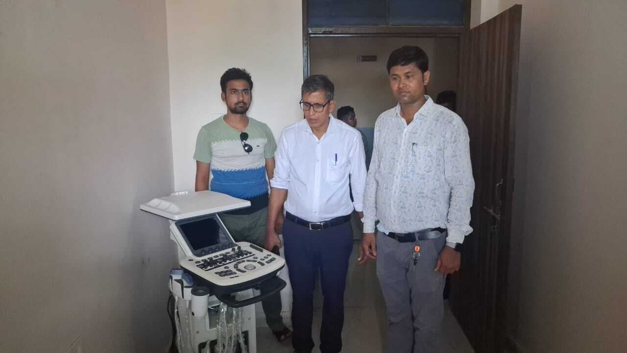 Madhubani : अनुमंडलीय अस्पताल में अल्ट्रासाउंड मशीन के इंस्टॉलेशन व ब्लड स्टोरेज यूनिट की स्थापना