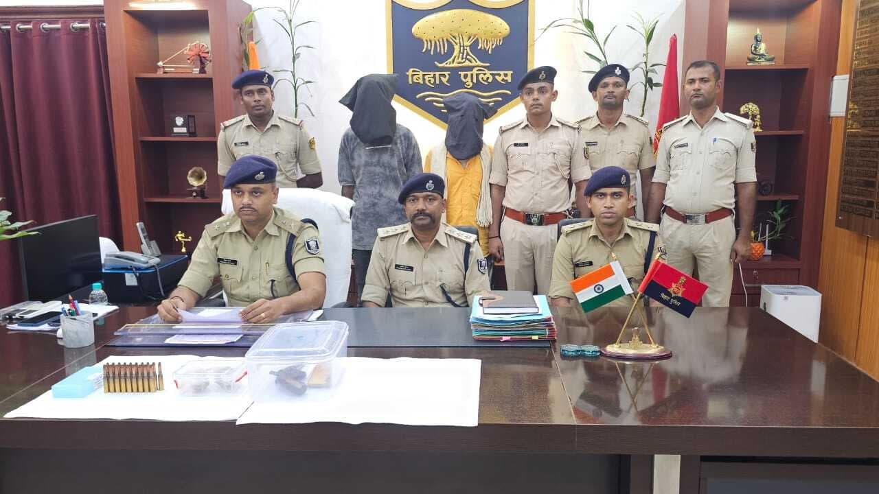 103.24 ग्राम स्मैक के साथ दो तस्कर गिरफ्तार, कट्टा व 19 कारतूस बरामद