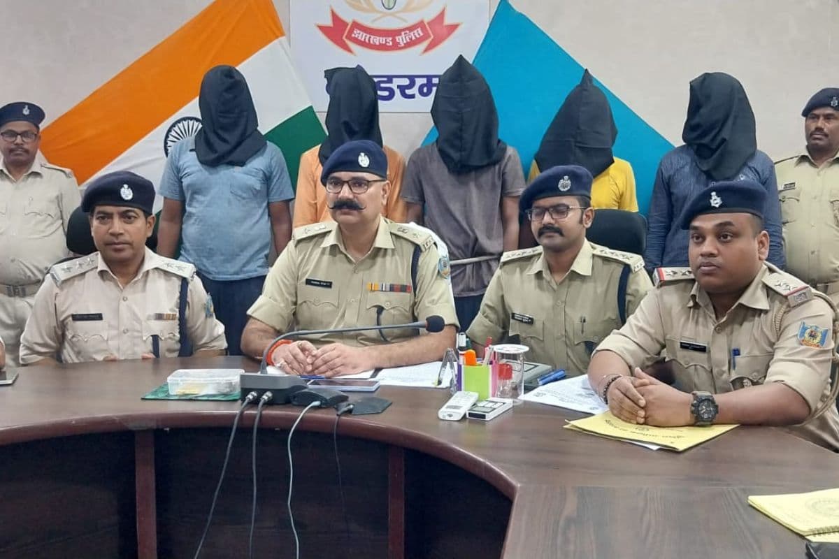 झारखंड में 80 लाख की सोना लूट का 48 घंटे में खुलासा, 5 अरेस्ट, पुरस्कृत होंगे पुलिसकर्मी