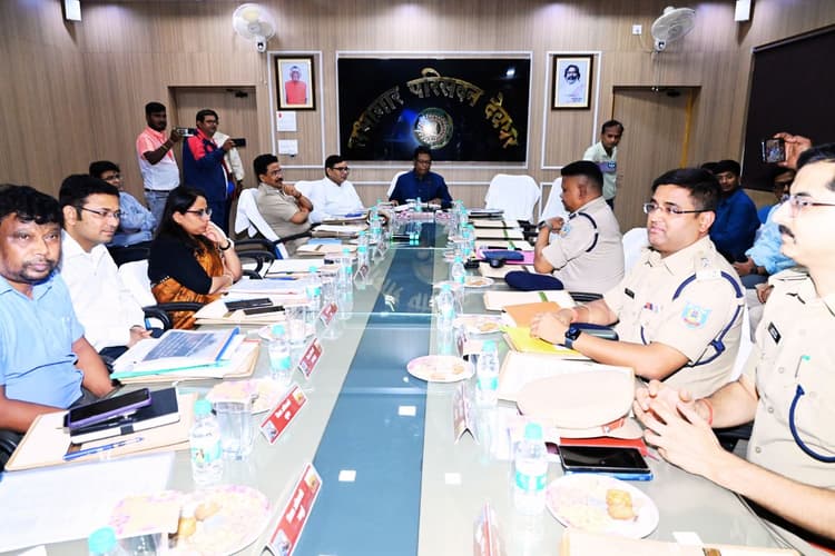 Shravani Mela 2025: श्रावणी मेले में भीड़ मैनेजमेंट पर मंथन, ड्रोन से निगरानी, एआइ चैटबॉट का भी होगा इस्तेमाल