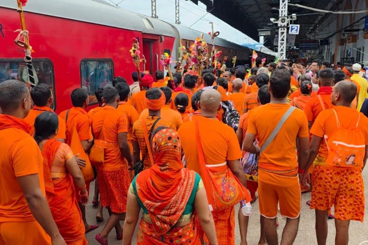Shravani Mela 2025: इन तीन स्टेशनों पर रूकेगी टाटा-आरा-बक्सर एक्सप्रेस, कांवड़ियों को होगी सुविधा