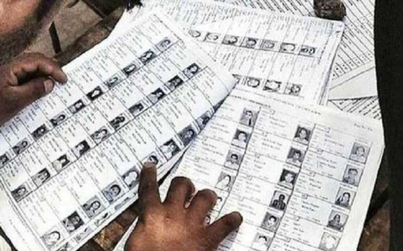Bihar Politics: विधानसभा चुनाव के लिए बूथों को मजबूत करने में जुटे राजनीतिक दल, जदयू करेगा डोर टू डोर कैंपेन Bihar Politics: विधानसभा चुनाव के लिए बूथों को मजबूत करने में जुटे राजनीतिक दल, जदयू करेगा डोर टू डोर कैंपेन