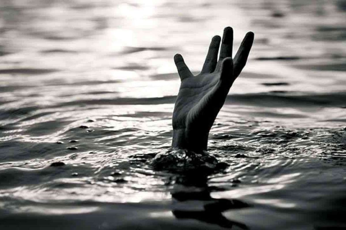 Bihar News: गंगा स्नान के दौरान गहरे पानी में डूबा युवक, तलाश में जुटी SDRF टीम