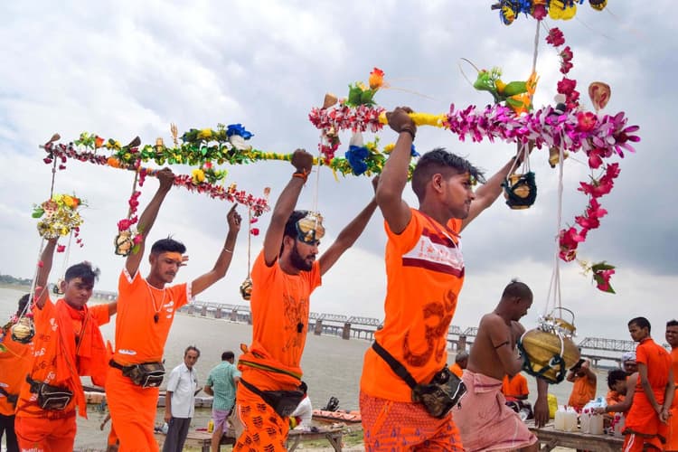 सुलतानगंज में कल होगा श्रावणी मेला का उद्घाटन, बाबाधाम जाने लगा काँवरियों का जत्था