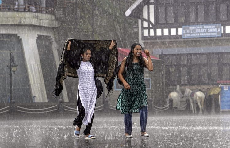 Bihar Weather: दो दिनों की बारिश में तैरने लगा पटना, बिहार के जमुई, नवादा समेत 7 जिले में येलो अलर्ट