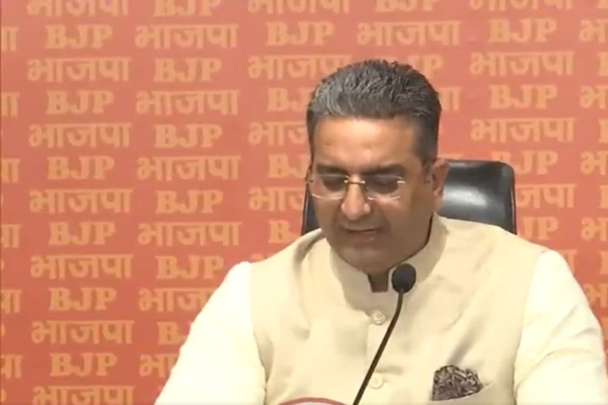 Mallikarjun Kharge: खरगे ने राष्ट्रपति मुर्मू पर ऐसा क्या कह दिया कि भड़क गई BJP, आदिवासी विरोधी मानसिकता का आरोप