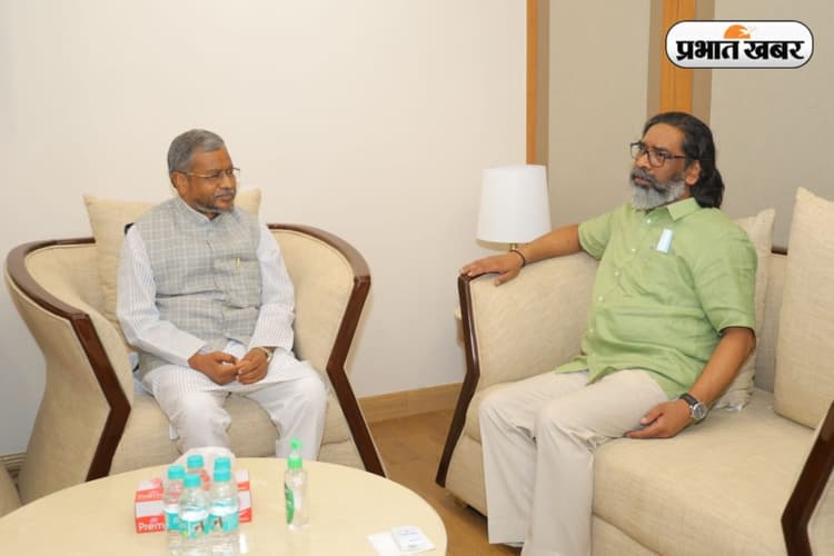 Jharkhand News: शिबू सोरेन से मिलने दिल्ली पहुंचे बाबूलाल मरांडी, सीएम हेमंत सोरेन से जाना गुरुजी का हाल