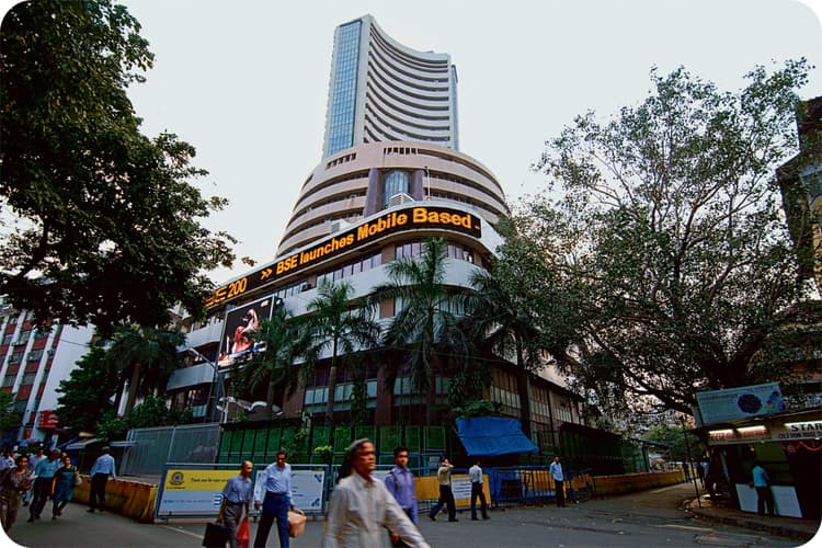 मार्केट में तेजी, सेंसेक्स 119.05 अंक चढ़कर 87, 753.53 पर, निफ्टी 18.7 अंक बढ़कर 25, 230.75 अंक पर